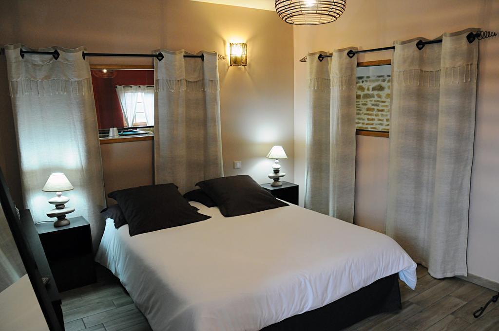 Escale En Charolais Brionnais Bed and Breakfast Saint-Julien-de-Civry Kamer foto