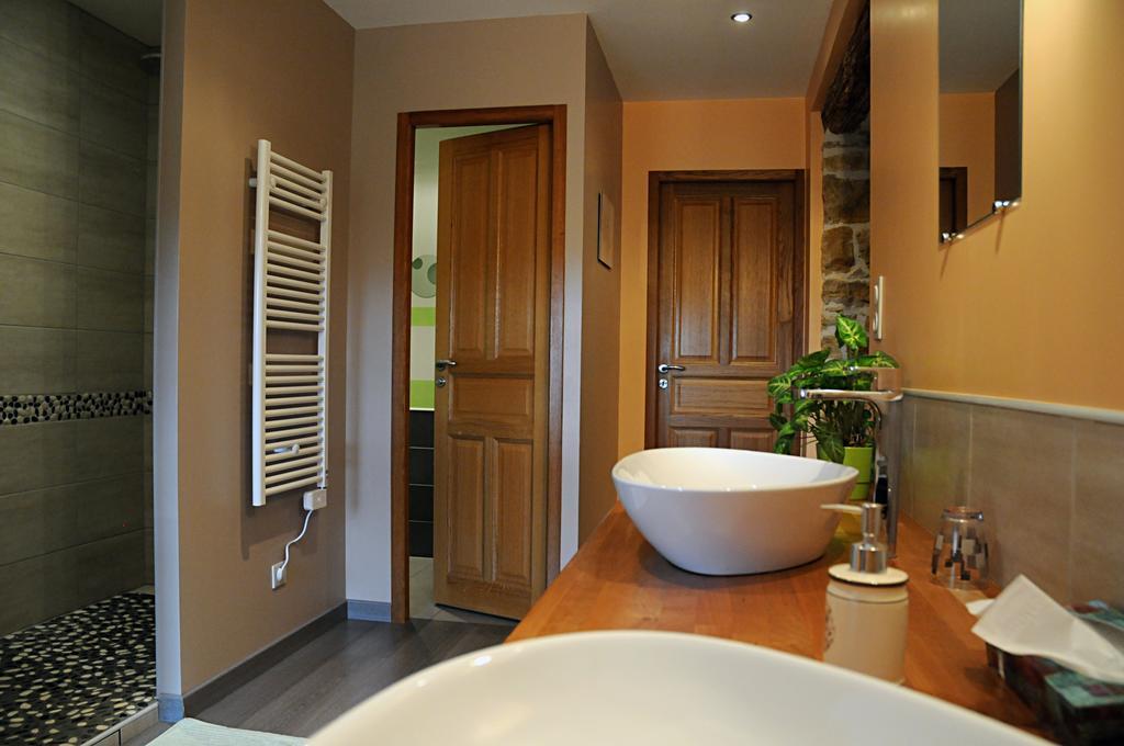 Escale En Charolais Brionnais Bed and Breakfast Saint-Julien-de-Civry Kamer foto