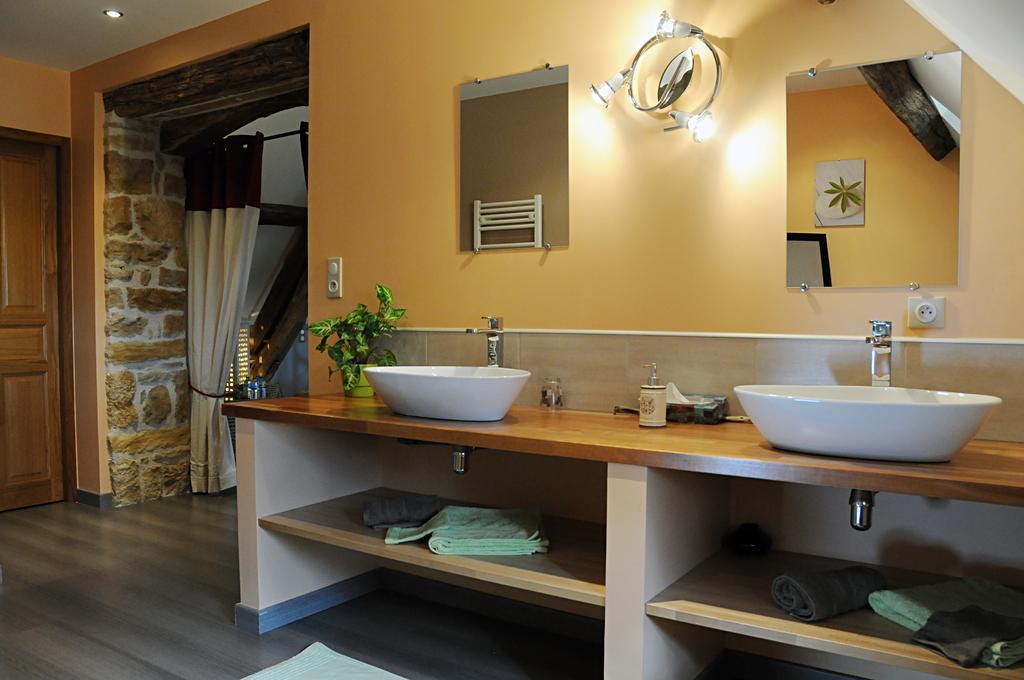 Escale En Charolais Brionnais Bed and Breakfast Saint-Julien-de-Civry Kamer foto
