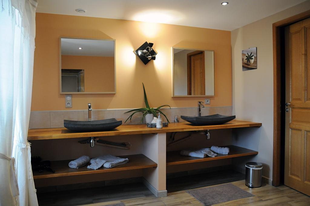 Escale En Charolais Brionnais Bed and Breakfast Saint-Julien-de-Civry Kamer foto