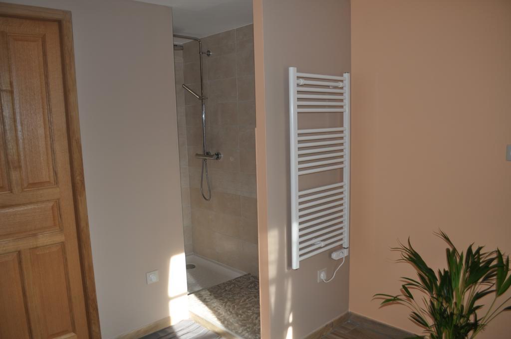 Escale En Charolais Brionnais Bed and Breakfast Saint-Julien-de-Civry Kamer foto